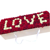 151 роза в подарочной коробке "Любимой"